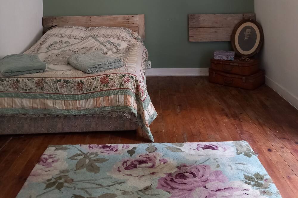 Photo of Bedroom in Nanteuil-de-Bourzac