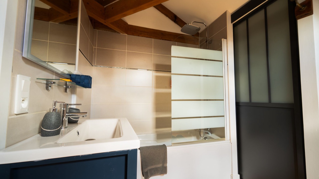 Photo of Bathroom in Saint-Estephe