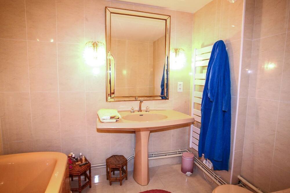 Photo of Bathroom in Sarlat-la-Caneda