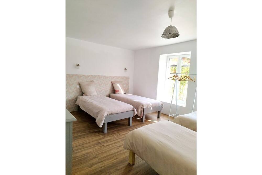 Photo of Bedroom in Celle-Levescault