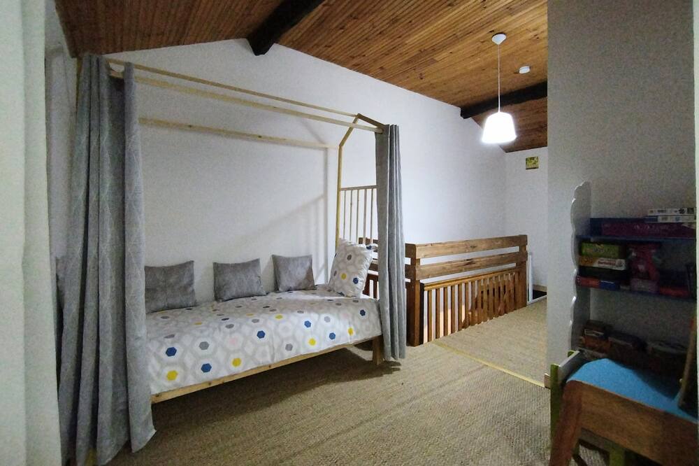 Photo of Bedroom in Celle-Levescault
