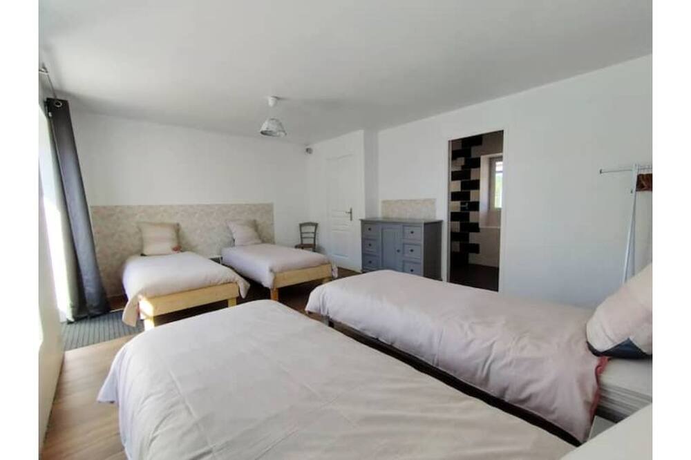 Photo of Bedroom in Celle-Levescault