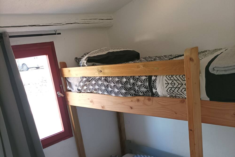 Photo of Bedroom in Saint-Aubin-de-Nabirat