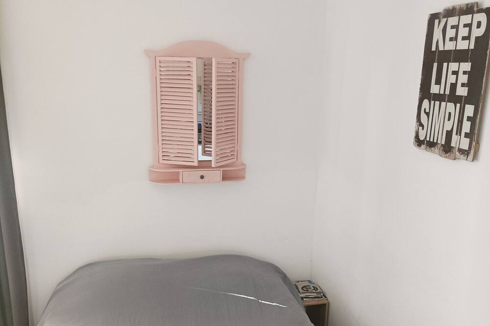 Photo of Bedroom in Saint-Aubin-de-Nabirat