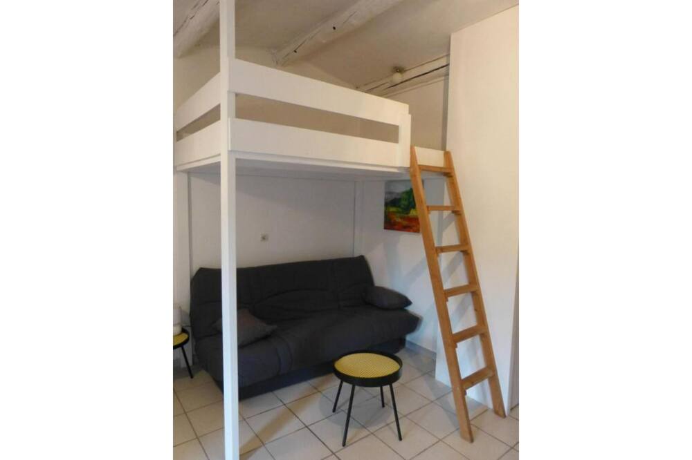 Photo of Bedroom in Saint-Aubin-de-Nabirat