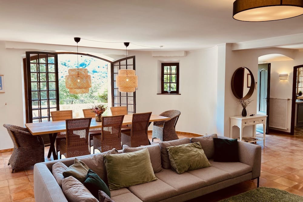 Photo of Livingroom in Auribeau-sur-Siagne