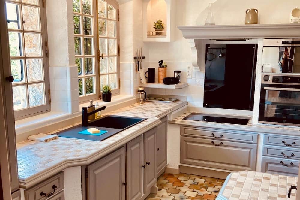 Photo of Kitchen in Auribeau-sur-Siagne