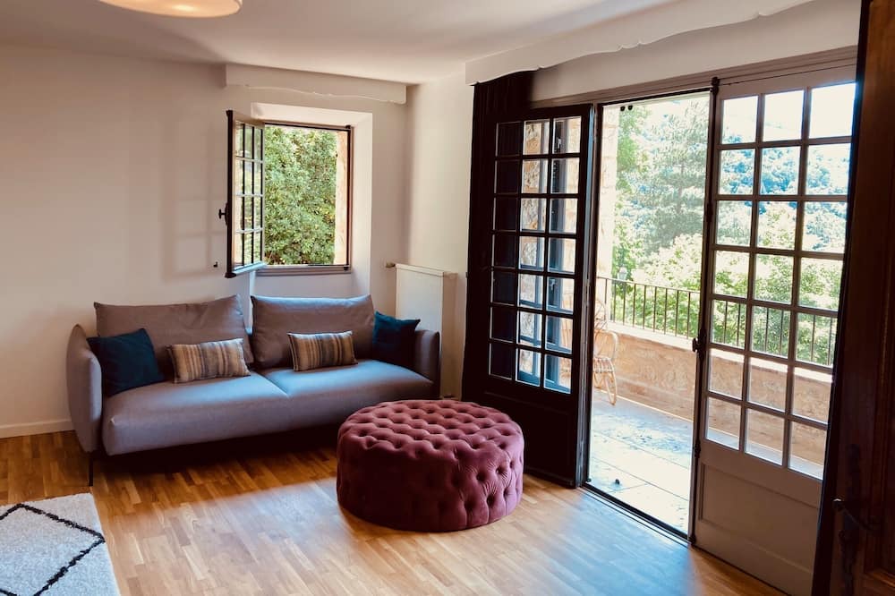 Photo of Livingroom in Auribeau-sur-Siagne