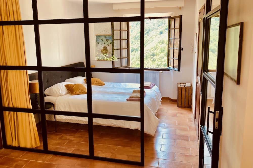 Photo of Bedroom in Auribeau-sur-Siagne