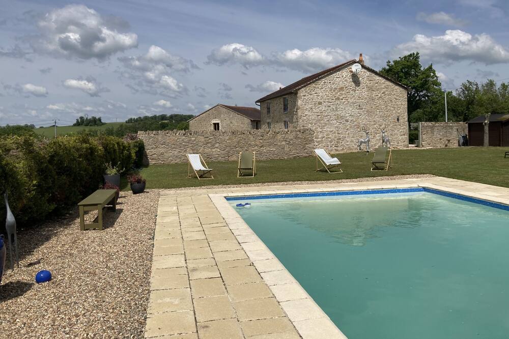 Photo of Outdoor in Dompierre-les-Eglises
