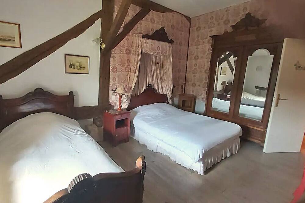 Photo of Bedroom in Leguillac-de-l'Auche