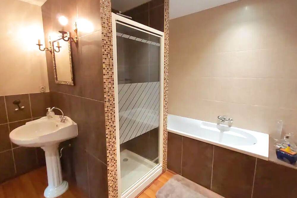Photo of Bathroom in Leguillac-de-l'Auche