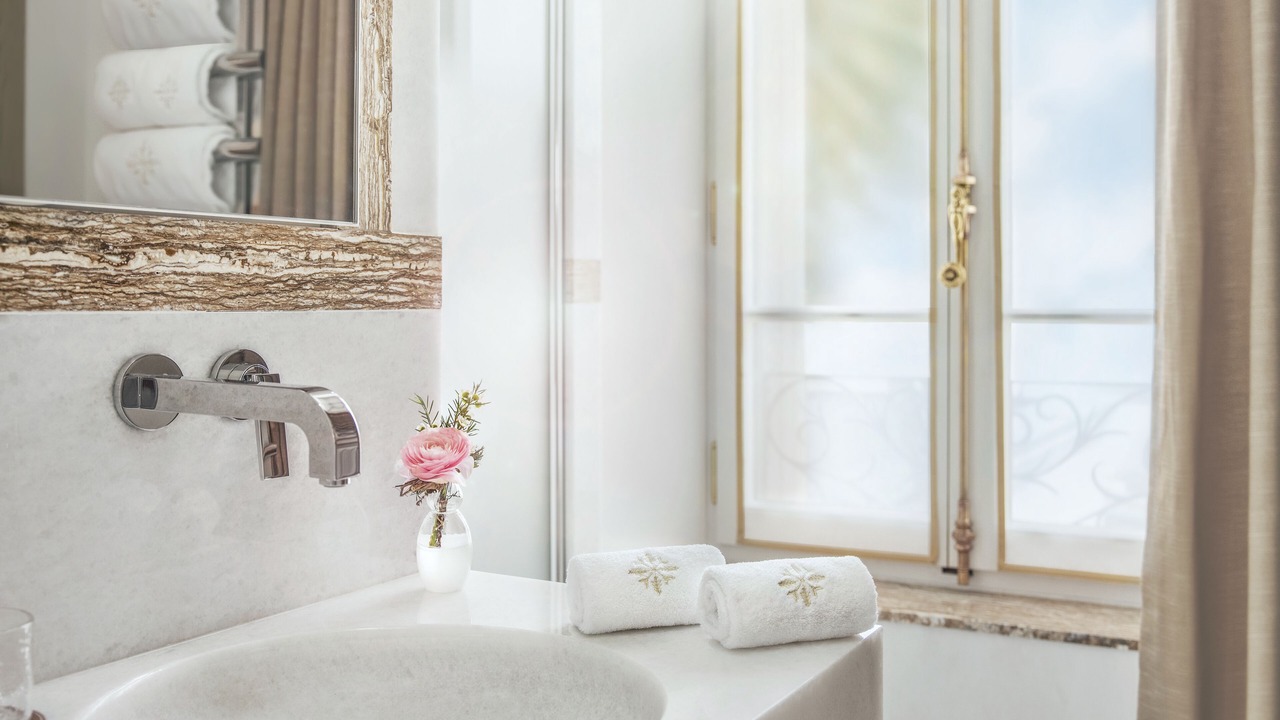 Photo of Bathroom in Cognac