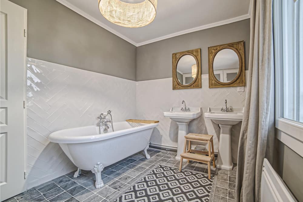 Photo of Bathroom in Port-des-Barques