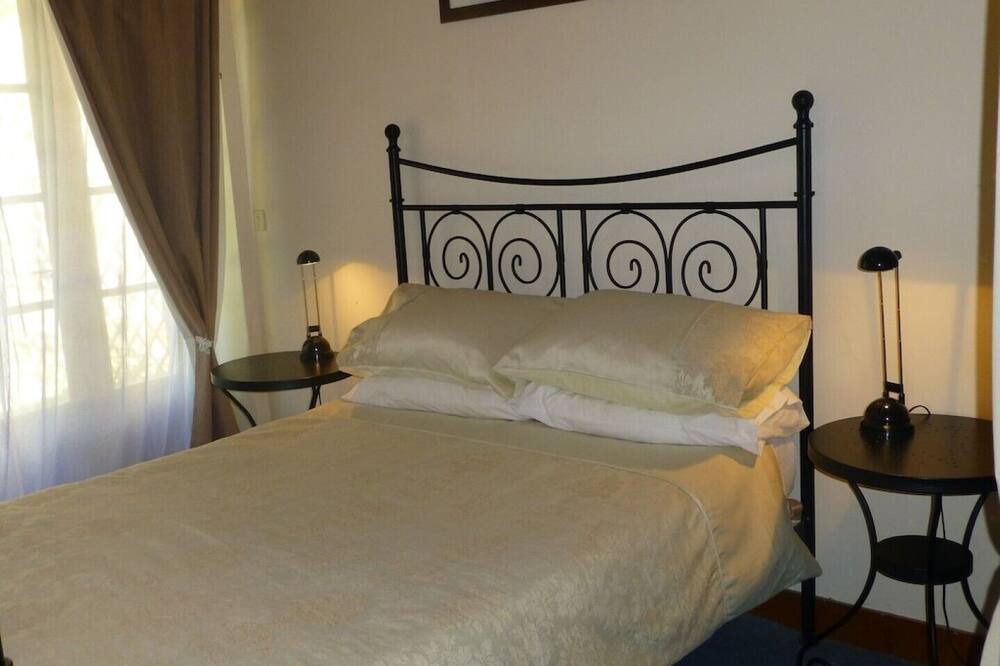 Photo of Bedroom in Saint-Romain