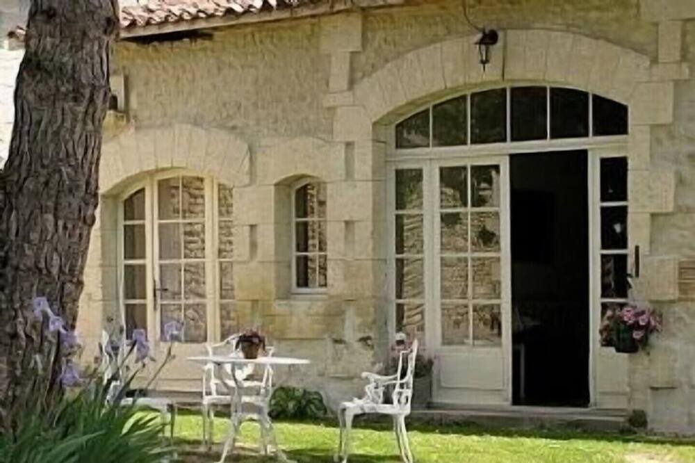 Photo of Outdoor in Saint-Romain