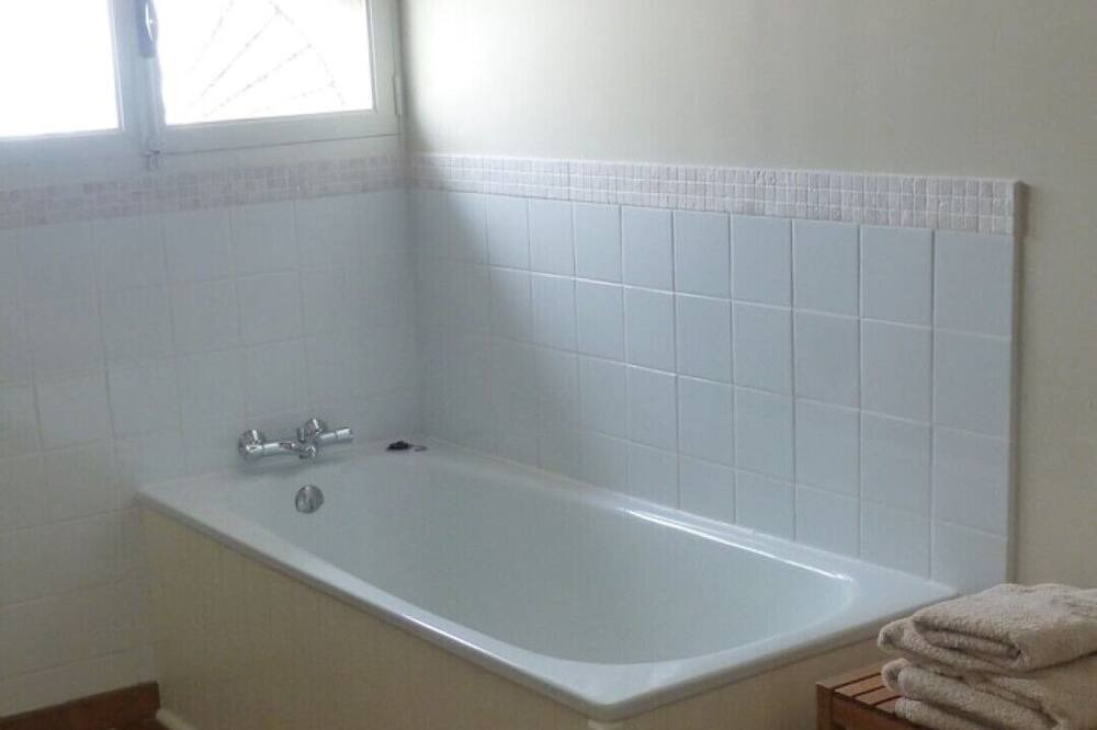 Photo of Bathroom in Saint-Romain