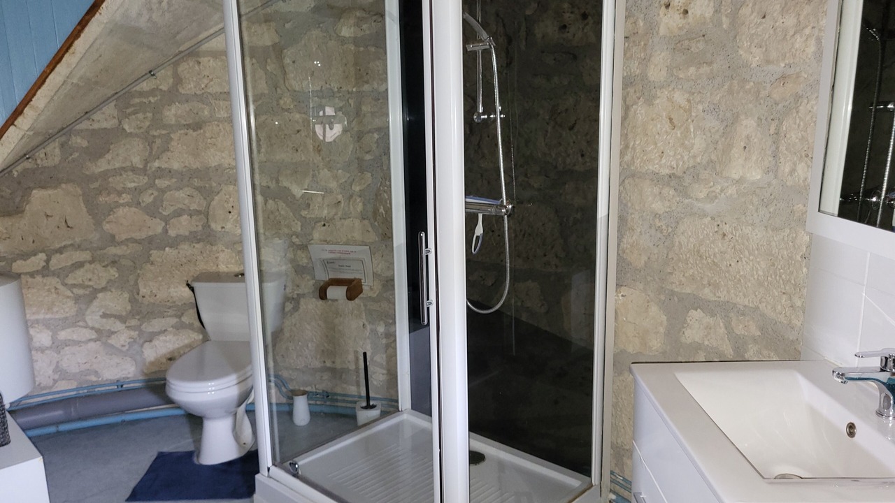 Photo of Bathroom in Galapian