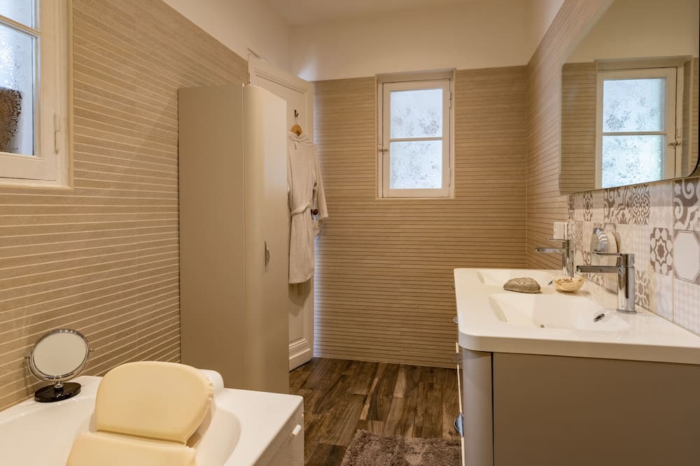 Photo of Bathroom in Bassins a Flot