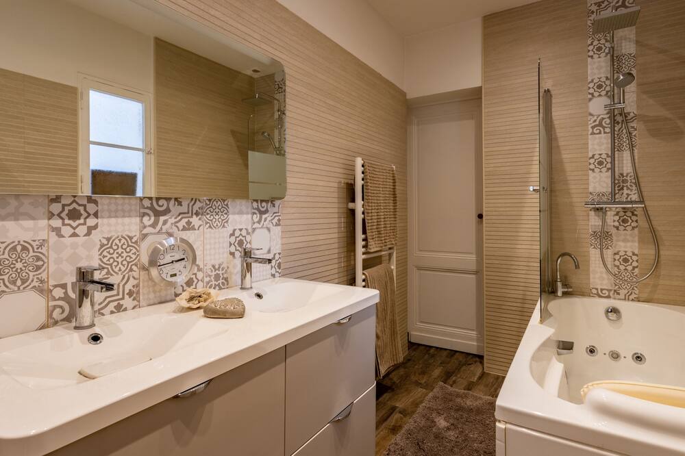 Photo of Bathroom in Bassins a Flot