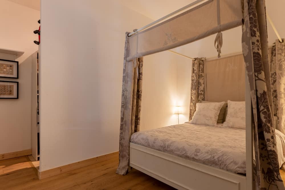 Photo of Bedroom in Bassins a Flot