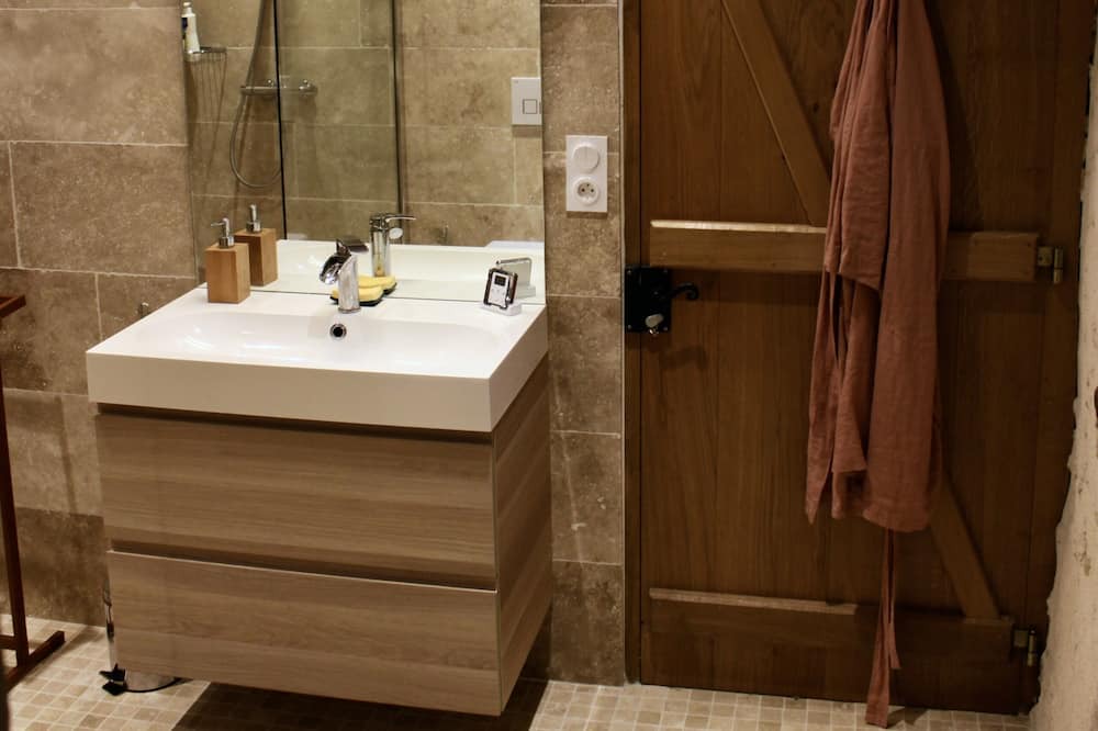 Photo of Bathroom in Tocane-Saint-Apre