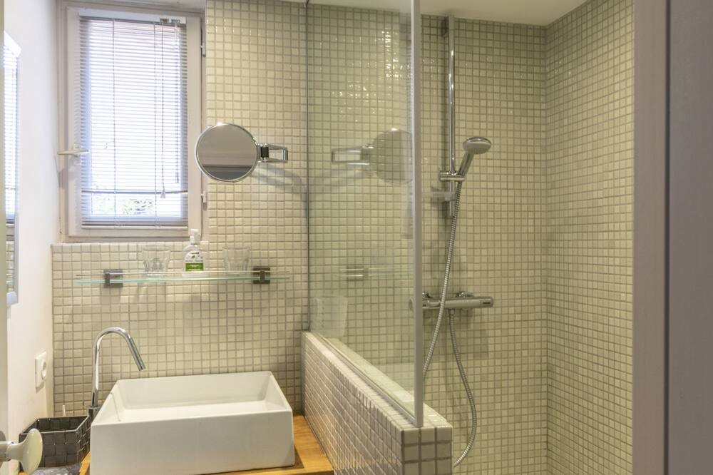 Photo of Bathroom in Bourg-sur-Gironde