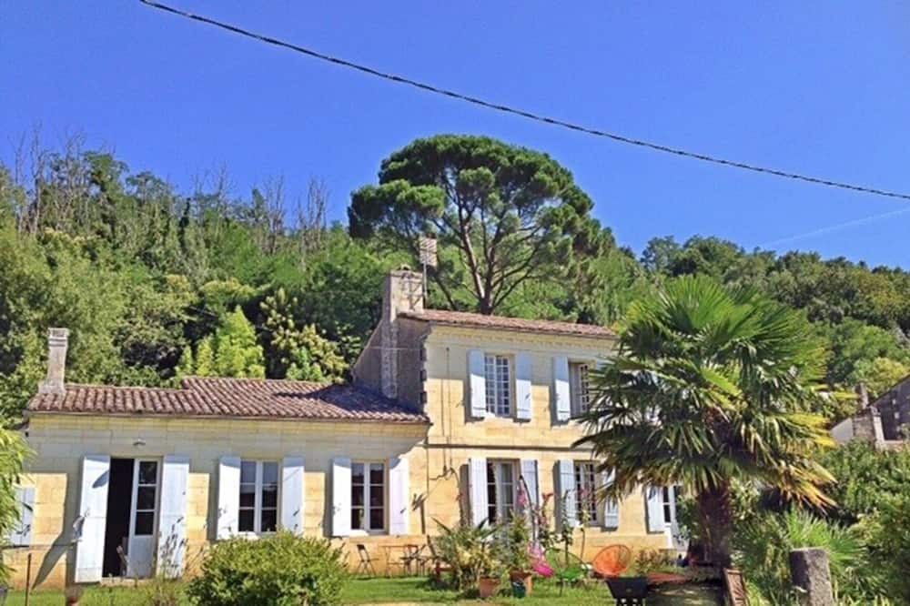Photo of Outdoor in Bourg-sur-Gironde