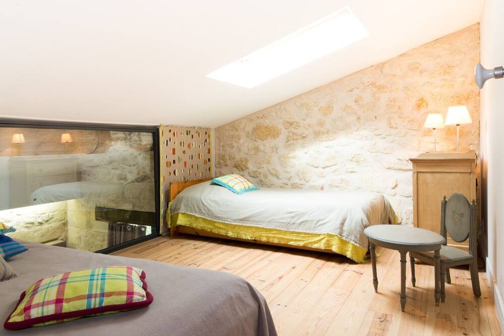 Photo of Bedroom in Bourg-sur-Gironde