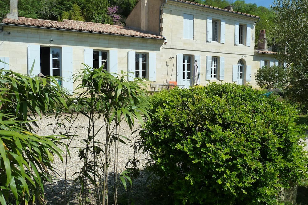 Photo of Outdoor in Bourg-sur-Gironde