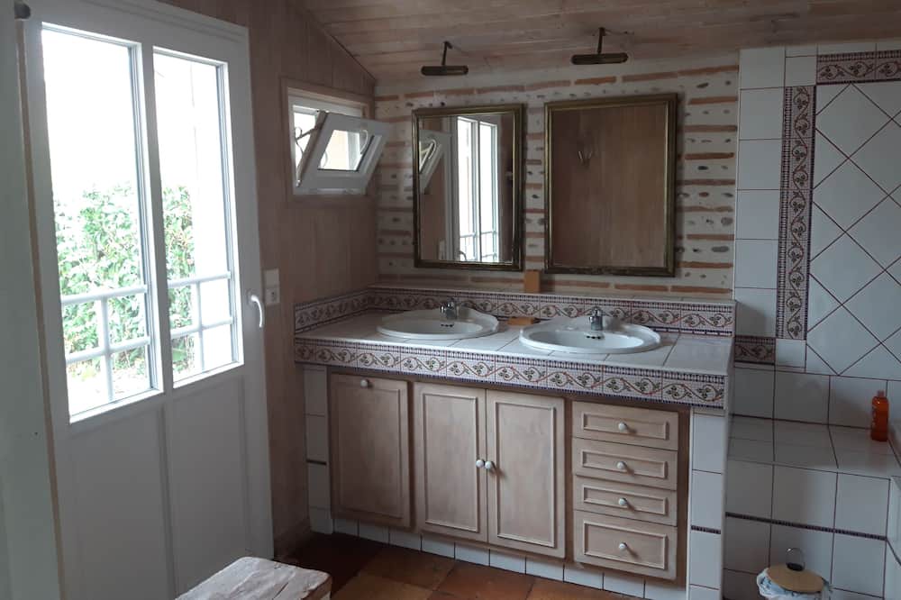 Photo of Bathroom in Le Teich