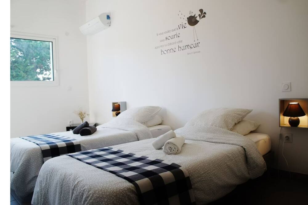 Photo of Bedroom in Messanges