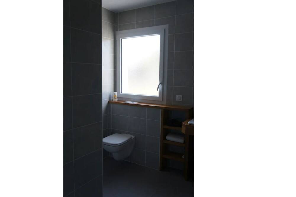 Photo of Bathroom in Messanges