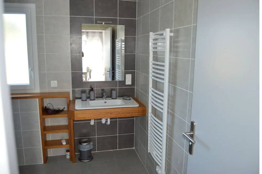 Photo of Bathroom in Messanges