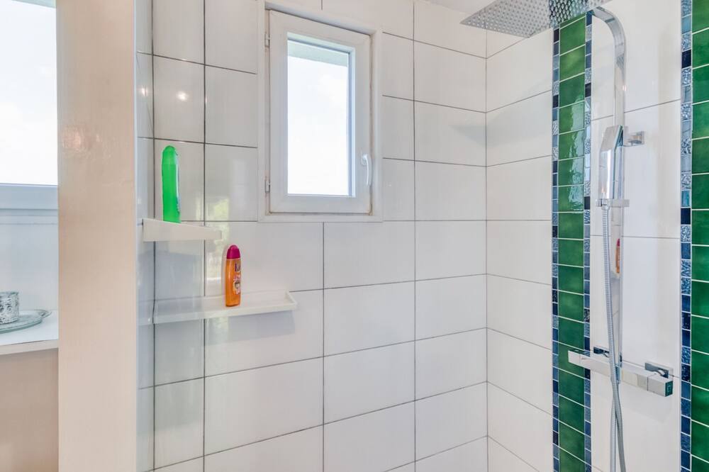 Photo of Bathroom in Tulle