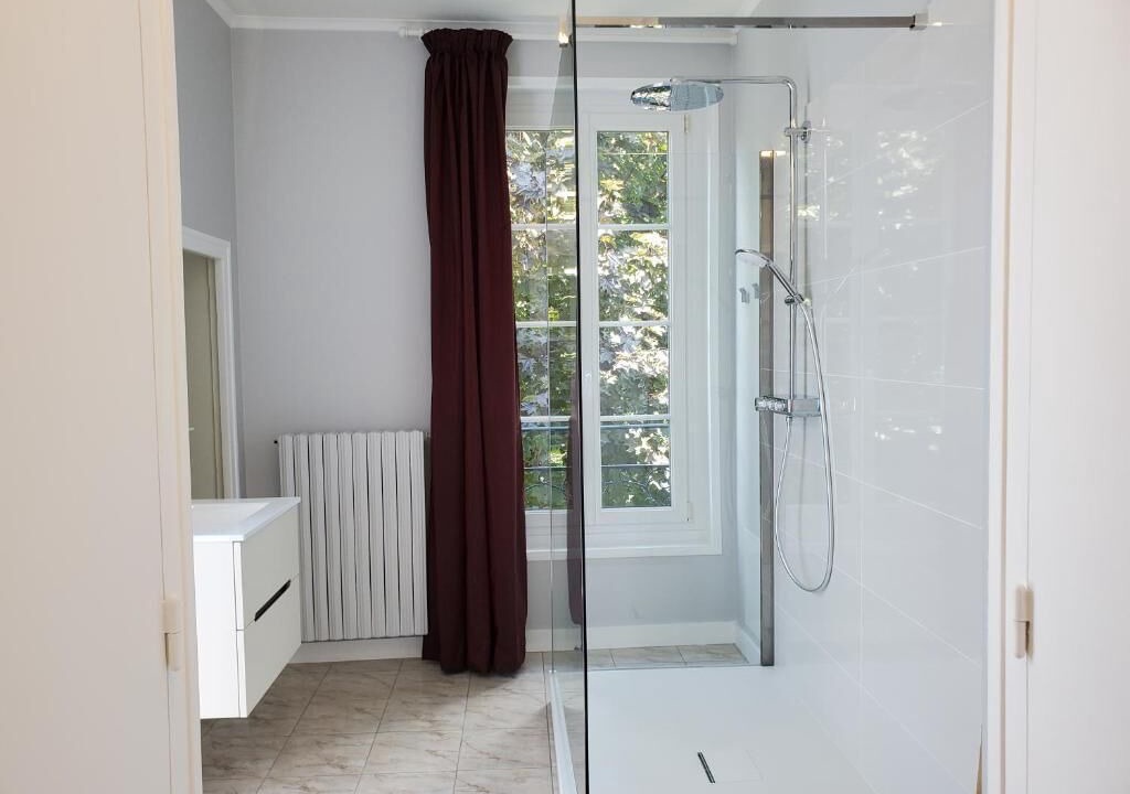 Photo of Bathroom in Cognac