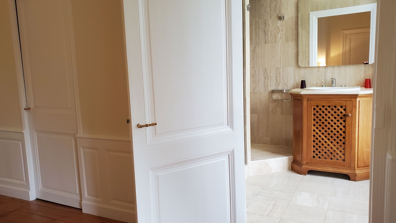 Photo of Bathroom in Cognac