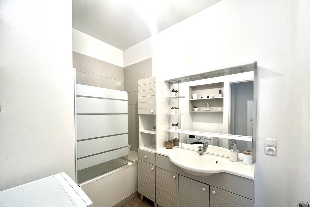 Photo of Bathroom in Les 3 Cites
