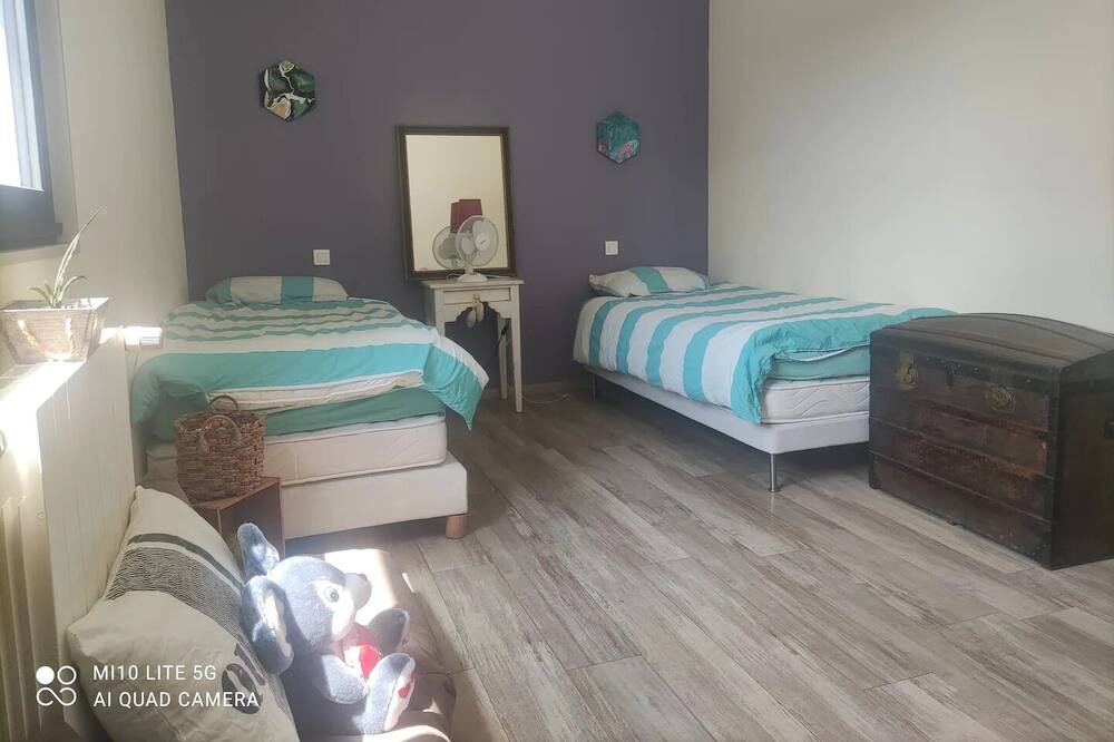 Photo of Bedroom in Soulignac