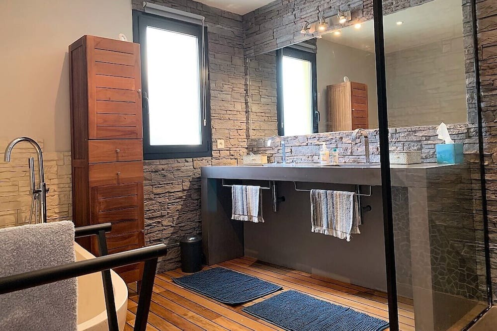 Photo of Bathroom in Riviere-Saas-et-Gourby