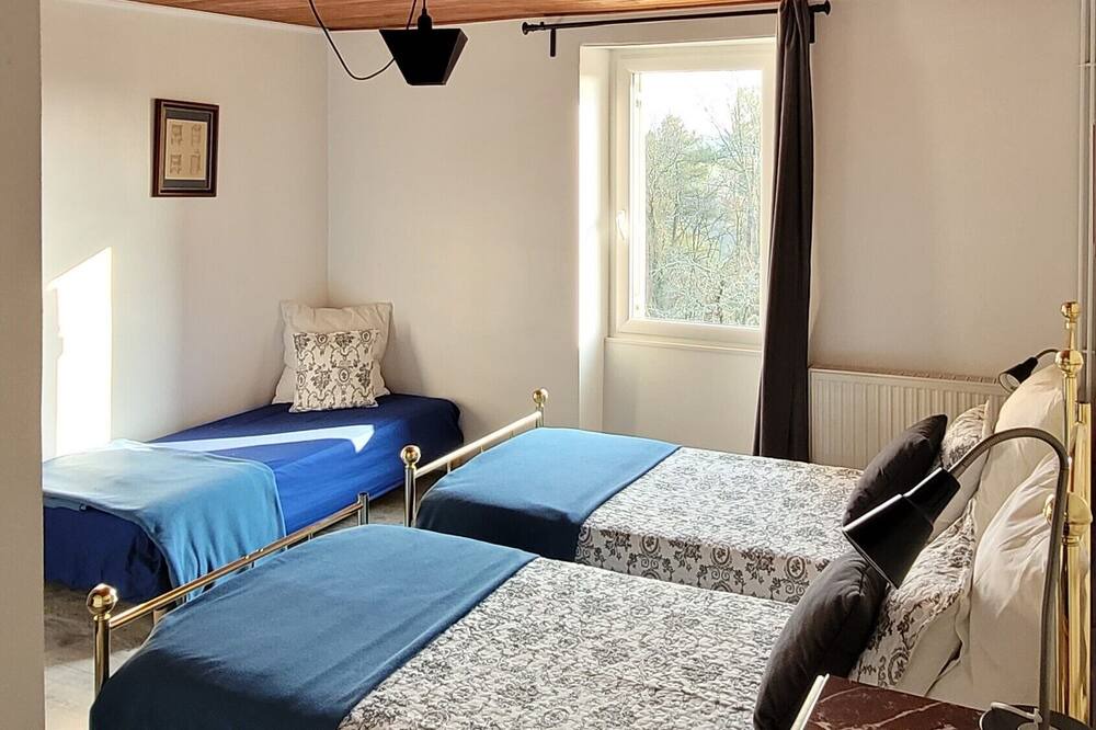 Photo of Bedroom in Doissat