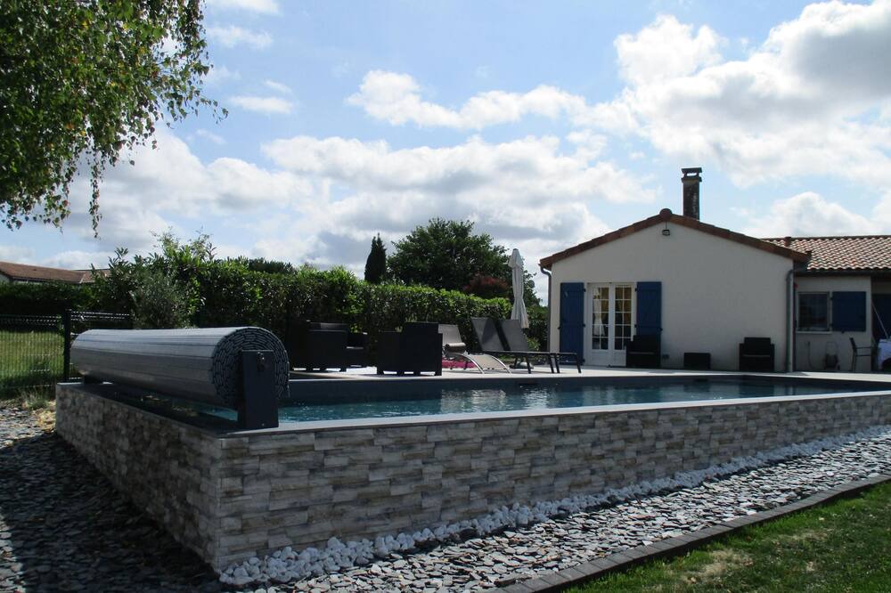 Photo of Outdoor in Vasles