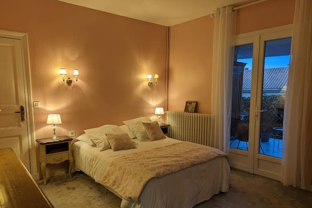 Photo of Bedroom in La Rochefoucauld