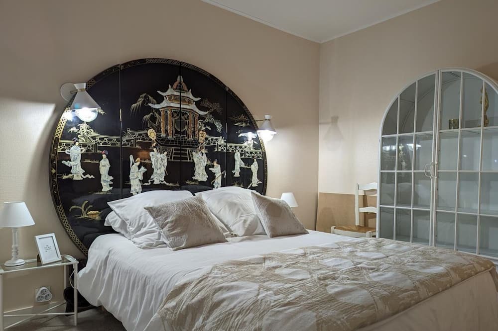 Photo of Bedroom in La Rochefoucauld
