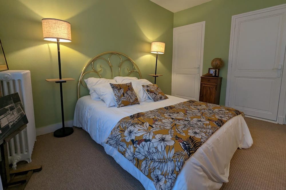 Photo of Bedroom in La Rochefoucauld