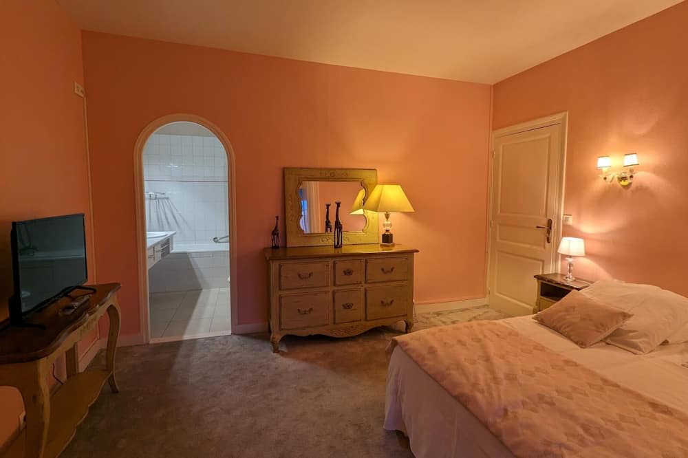 Photo of Bedroom in La Rochefoucauld