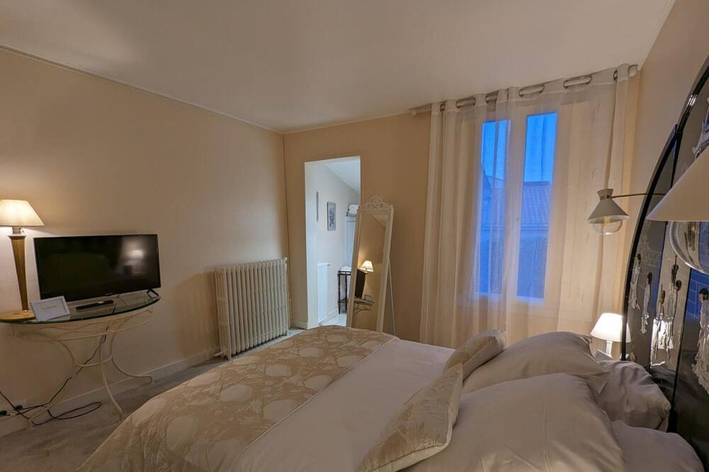 Photo of Bedroom in La Rochefoucauld