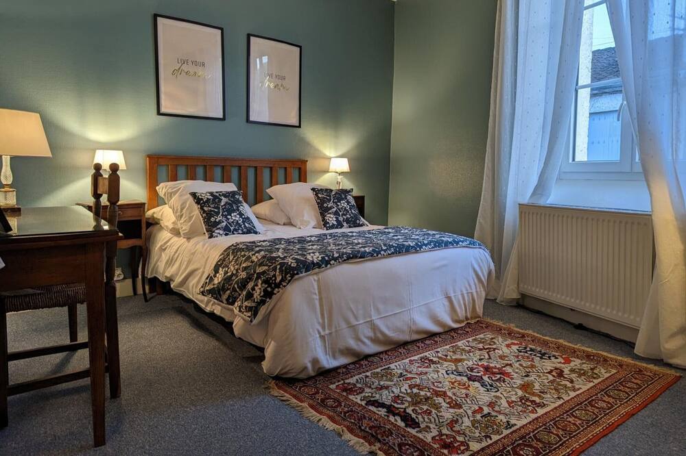 Photo of Bedroom in La Rochefoucauld