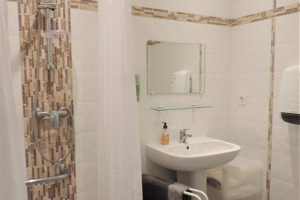 Photo of Bathroom in Saint-Lon-les-Mines
