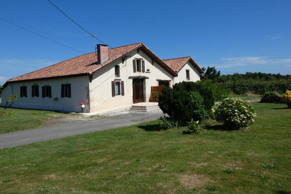 Photo of Outdoor in Saint-Lon-les-Mines